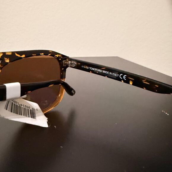 Tom Ford GERRARD 776 56E Dark Havana / Brown Sunglasses TF776 56E 56mm